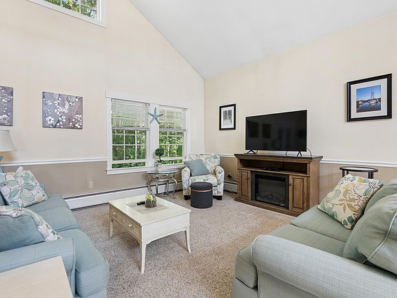 5th image of 119 Farragut Way #119