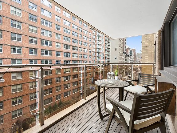 4th image of 16 W 16th St APT 6RS