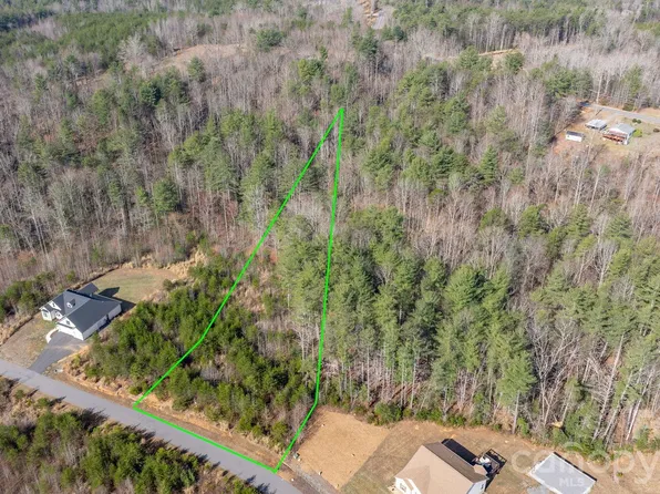 2084 Starlight Ln, Morganton, NC 28655