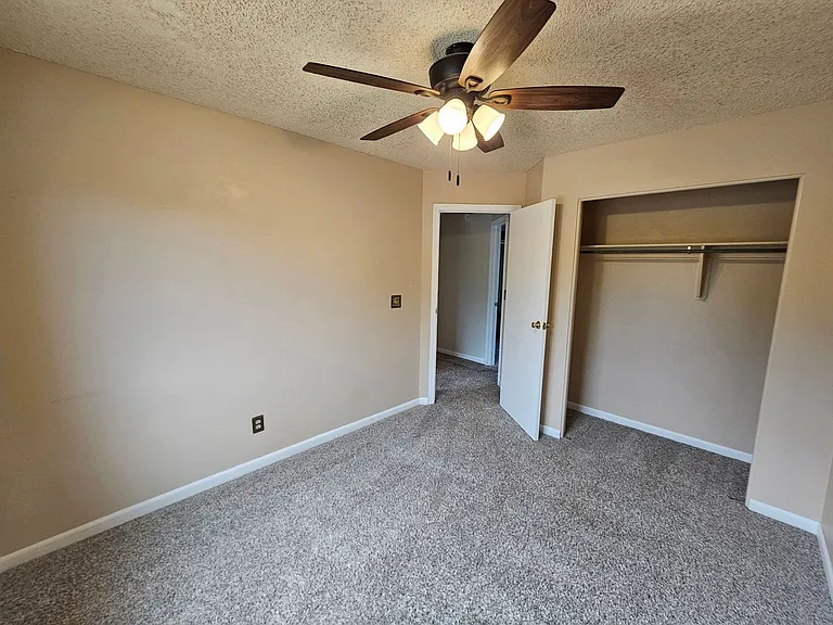 7490 Woody Creek Dr — Photo 8