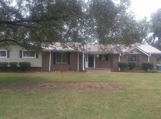 698 Dr Martin Luther King Dr, Birmingham, AL 35228