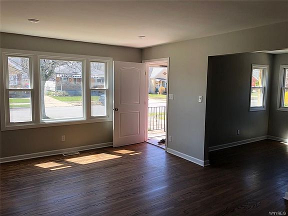 4th image of 187 Brinton St