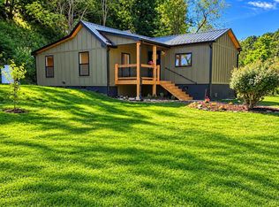 201 Chestnut Dr, Galax, VA 24333