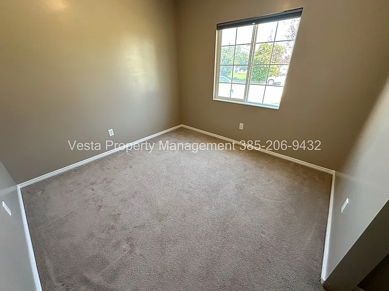 1293 W 570 N — Photo 7
