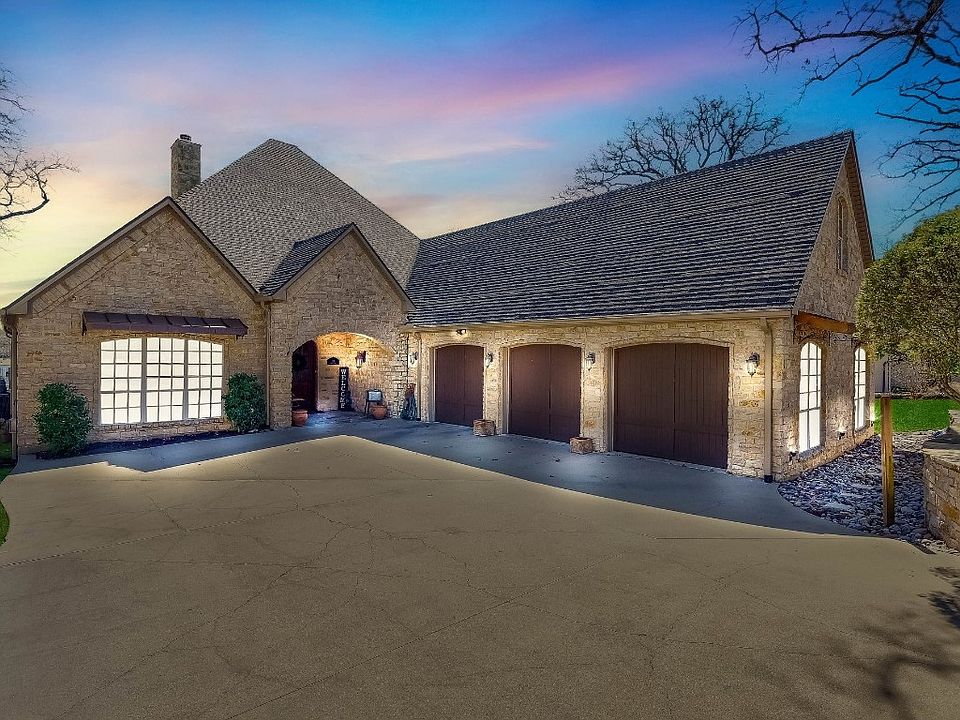 1st image of 108 Hogan Dr