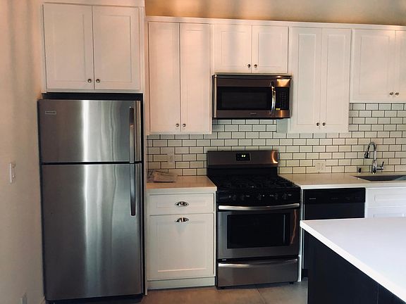 5th image of 1055 5th St APT 8