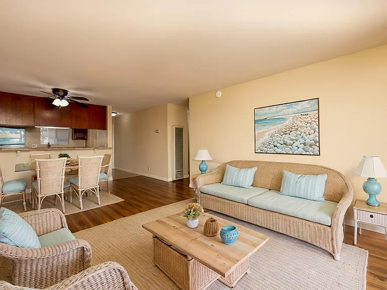 1635 Obispo Ave #D — Photo 7