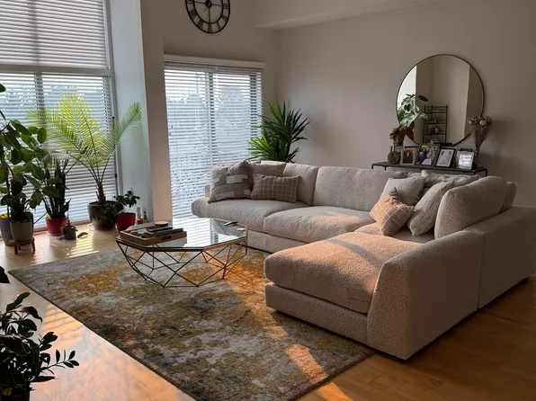 2121 S Kinnickinnic Ave Unit 115, Milwaukee, WI 53207