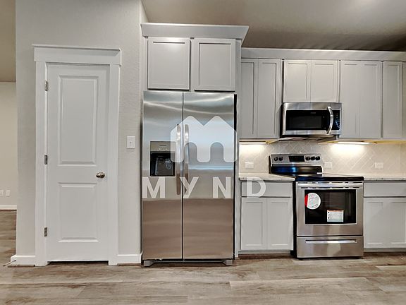 5th image of 886 Casina Cir