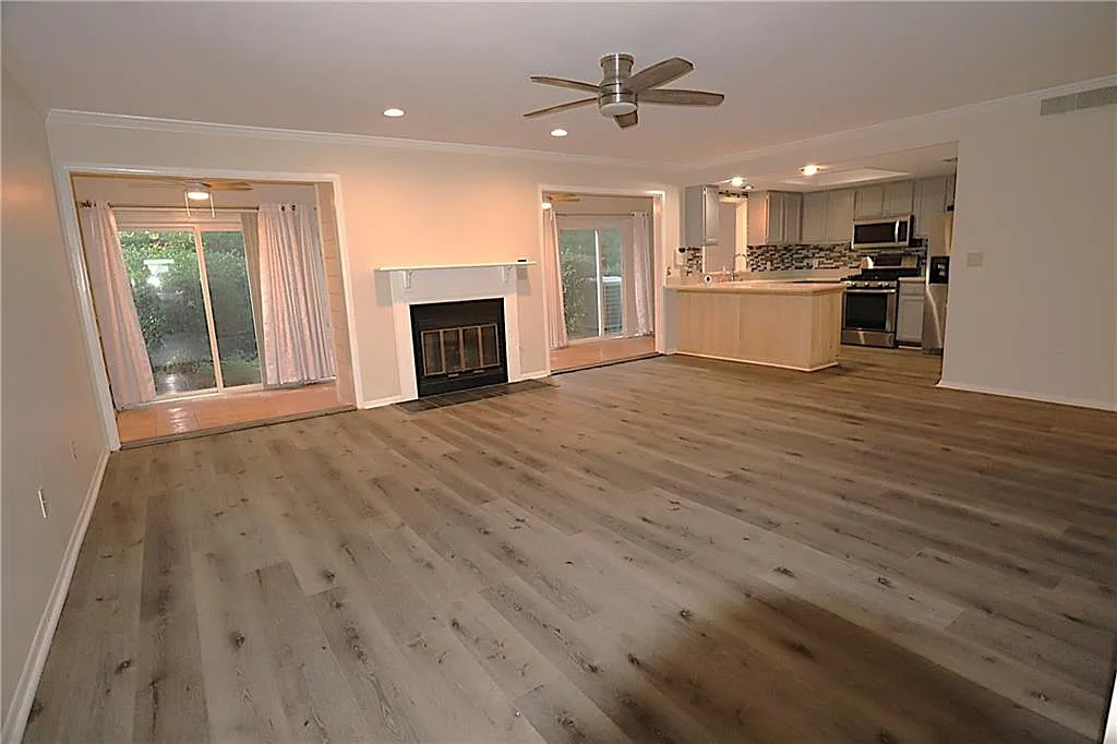2 bed, 2.0 bath, 1250 sqft, $1,850 — Photo 4