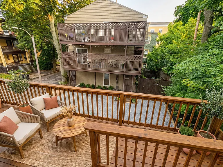 216 Freeman St #21 — Photo 2