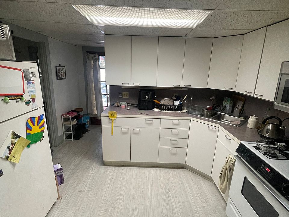 1st image of 207 S Aurora St