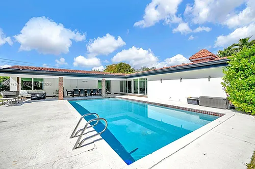 7700 SW 139th Ter Photo 1