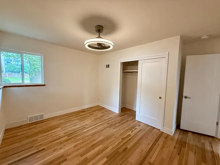 1415 S Jackson St — Photo 13
