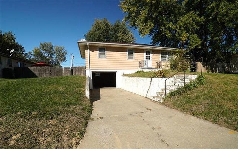 1st image of 3027 Nanette Dr