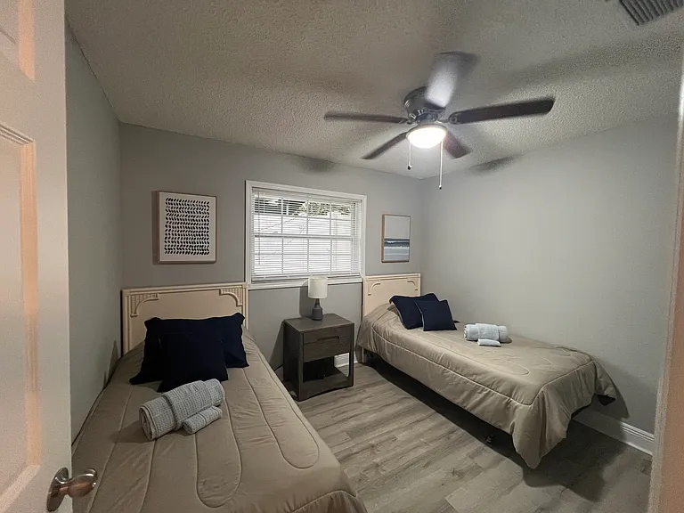 200 S Betty Ln — Photo 6