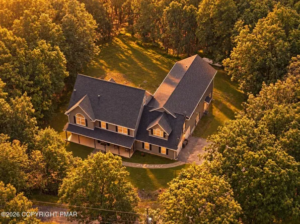 1329 Grand Mesa Dr, Effort, PA 18330
