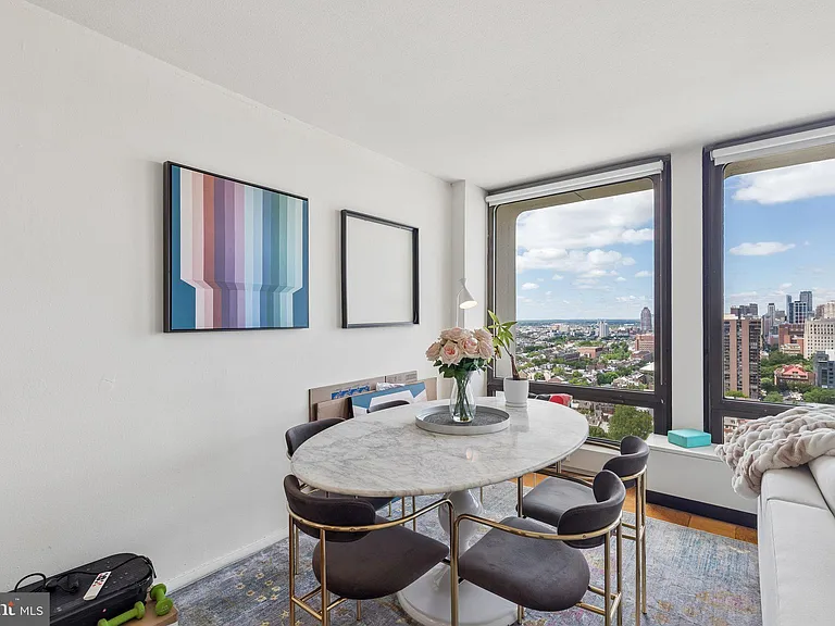 210 Locust St #26FW — Photo 4