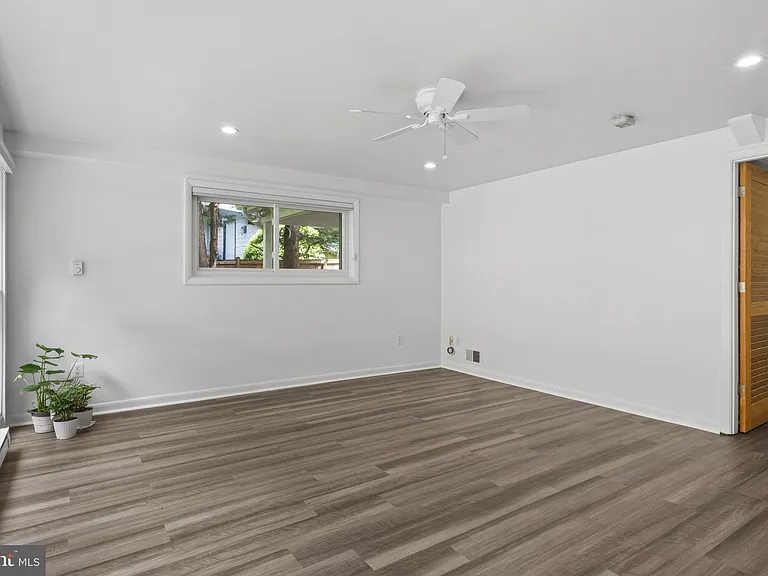 6523 Kerns Rd — Photo 6