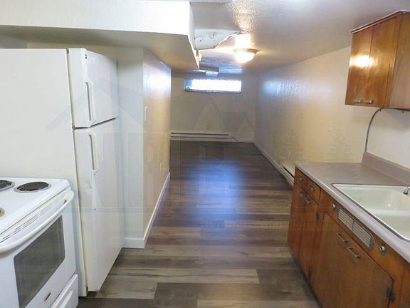 3rd image of 703 S Ainsworth Ave APT C