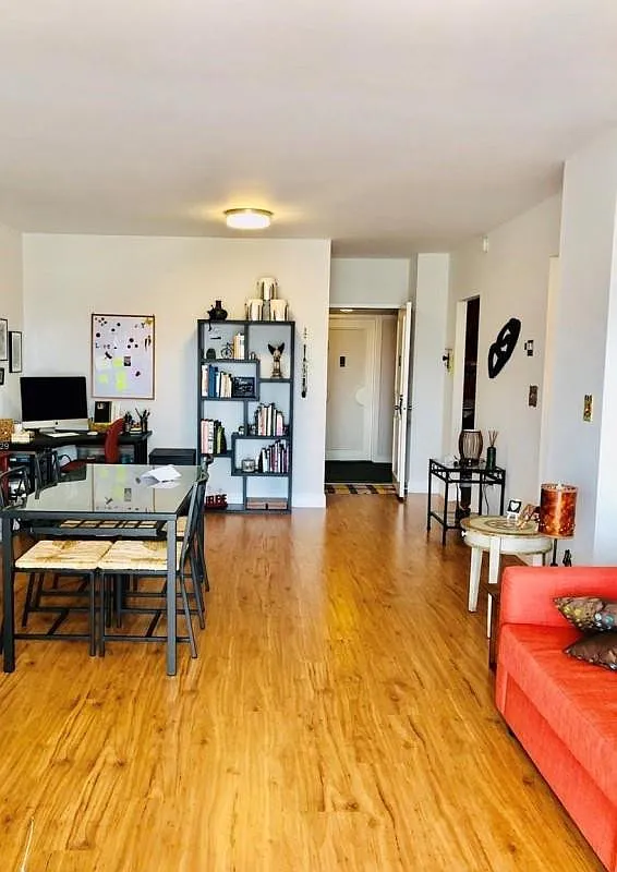1 bed, 1.0 bath, 798 sqft, $2,300 — Photo 2