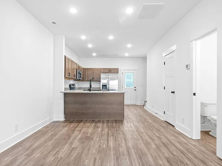 305 Front Ridge Cir — Photo 5
