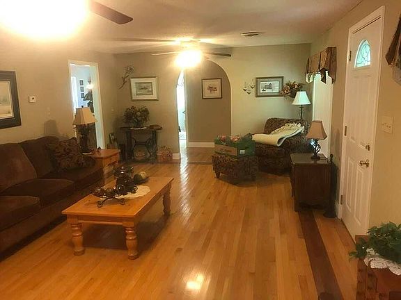 2nd image of 25 Shirley Ln