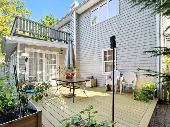 5 Liberty Street, Hampton Bays, NY 11946