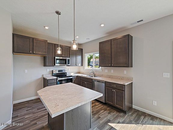 3rd image of 101 Deer Creek Dr