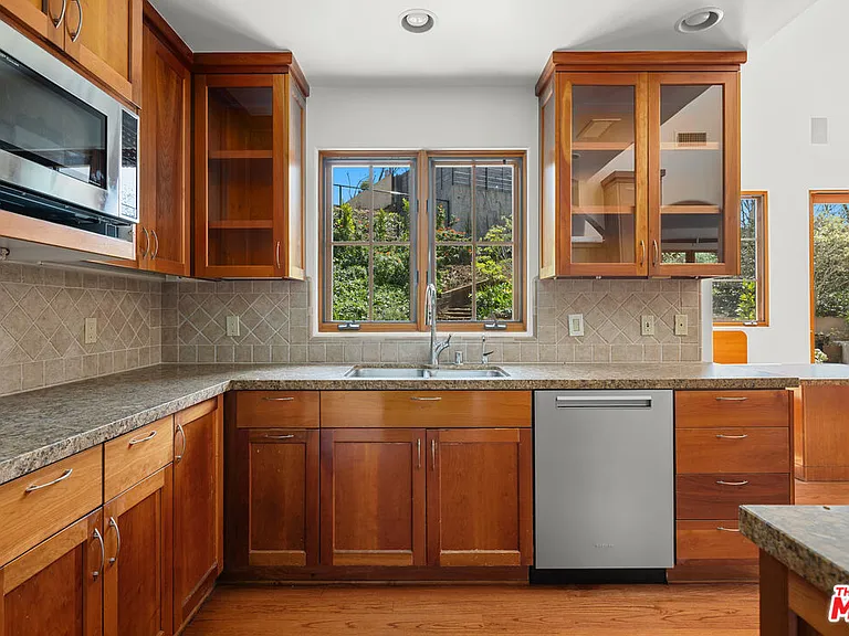 16820 W Sunset Blvd — Photo 25