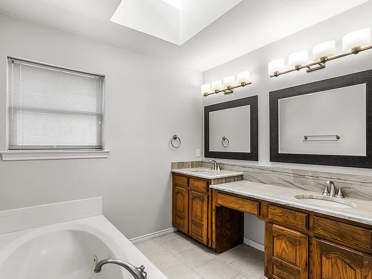 2942 Woodland Hills Dr — Photo 21