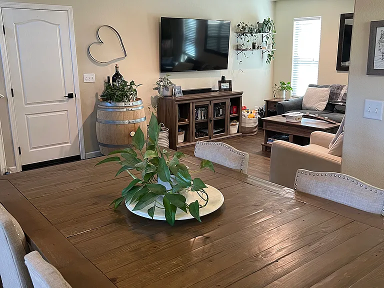 576 River Oaks Dr — Photo 7