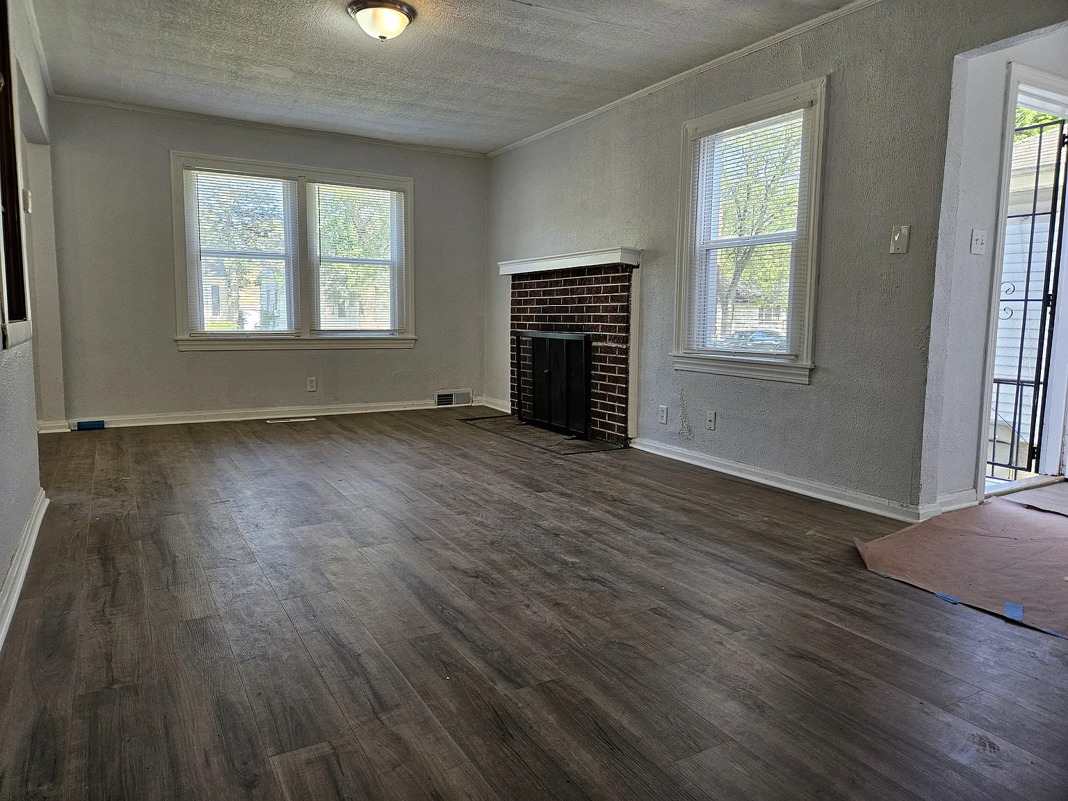 3 bed, 1074 sqft, $1,650 — Photo 3