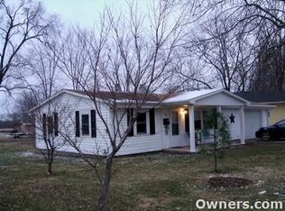 421 S 10th St, Marshall, IL 62441