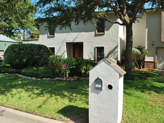 A superb golf course estate!