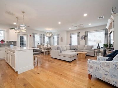 50 Coppersmith Way #302, Canton, MA, 02021