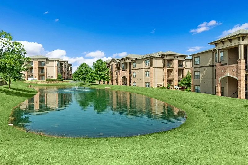 Falcon Lakes — Photo 1