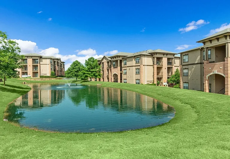 Falcon Lakes — Photo 1
