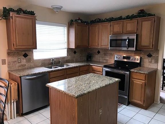 2nd image of 2621 Sagehill Dr