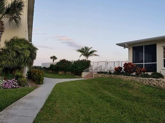 4th image of 5400 Highway A1a