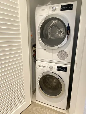 Rented by Hooli Homes New York Inc | media 26