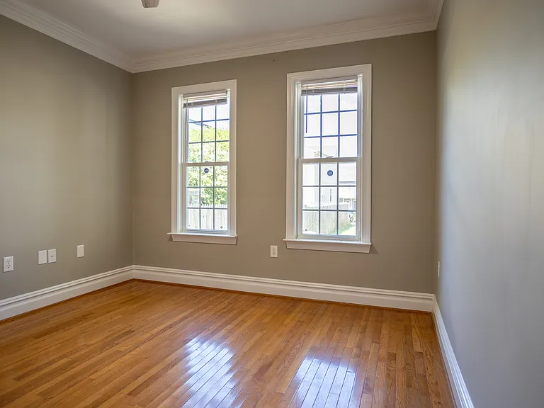 1306 W Clay St — Photo 15