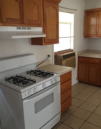 4th image of 221 Readwell Dr