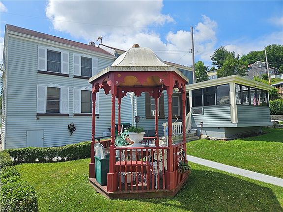 3rd image of 135 Wood St