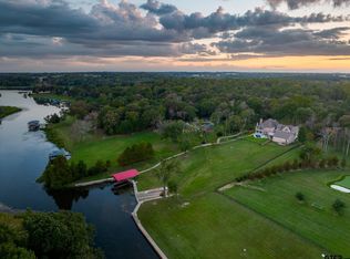 2001 Rose Point, Athens, TX 75752