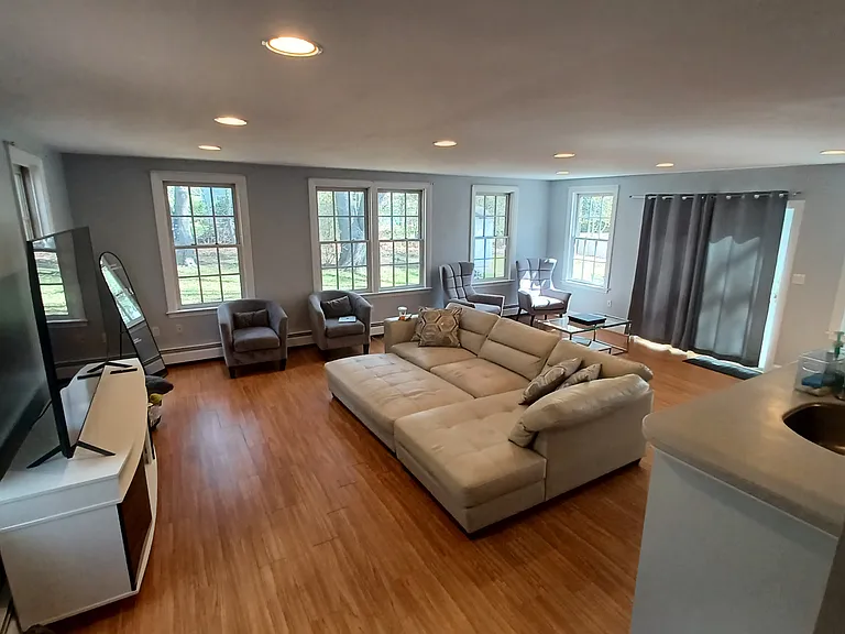 285 Lowell St — Photo 8