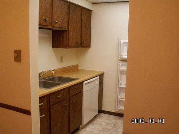 4th image of 1337 Trade Sq W APT 2