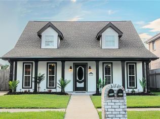 2900 Oak Dr, Violet, LA 70092