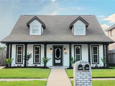 2900 Oak Dr, Violet, LA, 70092
