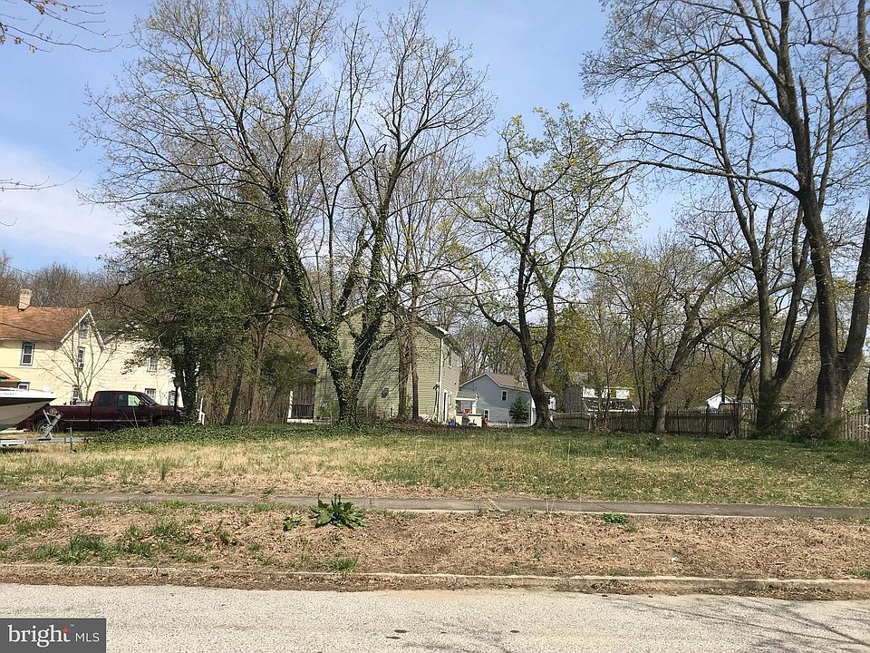 2nd image of 3 Plum St
